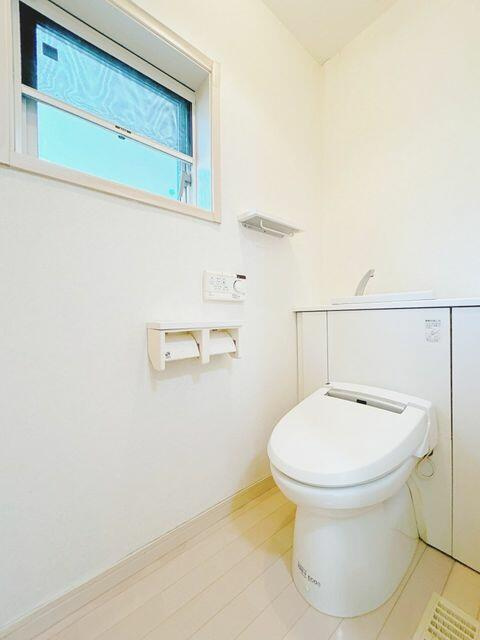 富士市中丸の中古一戸建|【１階トイレ】