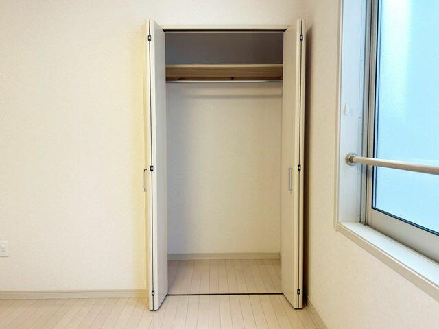 富士市中丸の中古一戸建|【３階中央洋室収納】