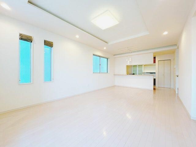 富士市中丸の中古一戸建|【リビング】
