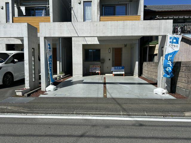 富士市中丸の中古一戸建|【駐車場】