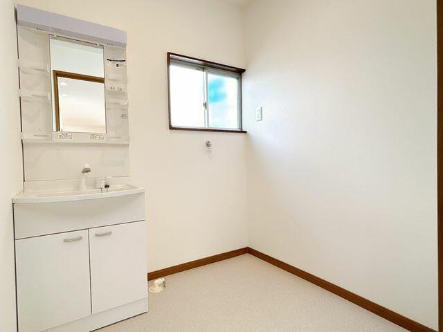 富士市宮島の中古一戸建|【リフォーム済】洗面化粧台は…
