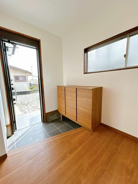 富士市宮島の中古一戸建|【リフォーム済】玄関（内観）