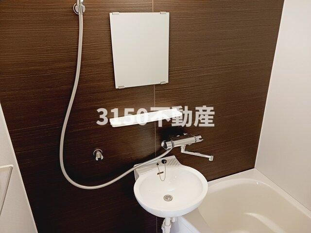 レジデンス伏見１の洗面所|脱衣スペースもあります