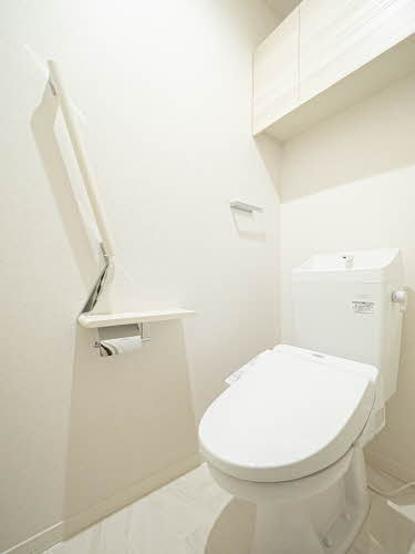ラグラースコートのトイレ|暖房洗浄付きのトイレです◇
