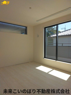 【寝室】 | Livele Garden.S加須市三俣1丁目4号棟 | 主寝室は大型ベッドもラクラク設置できます♪ゆとりある動線も確保でき、ゆったりとお寛ぎいただけます♪