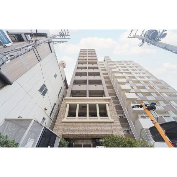 ジュネーゼ大阪城南の外観