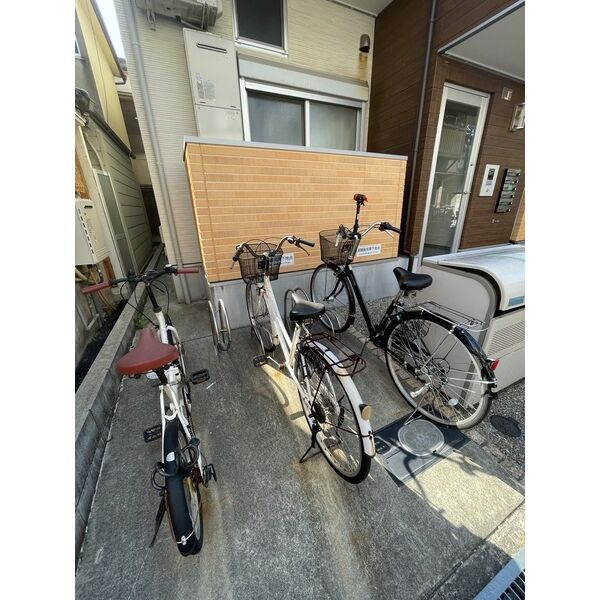 エリア  フェリズの駐車場