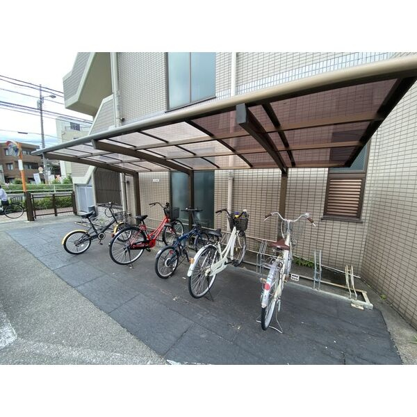モーニングサンヒルズの駐車場