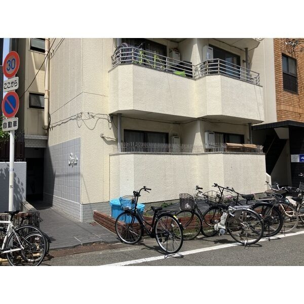 セントラルハイツ石田の駐車場