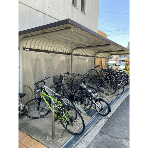 リヴェール小路の駐車場