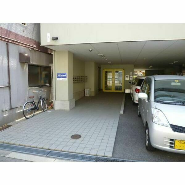 WINGS弁天の駐車場