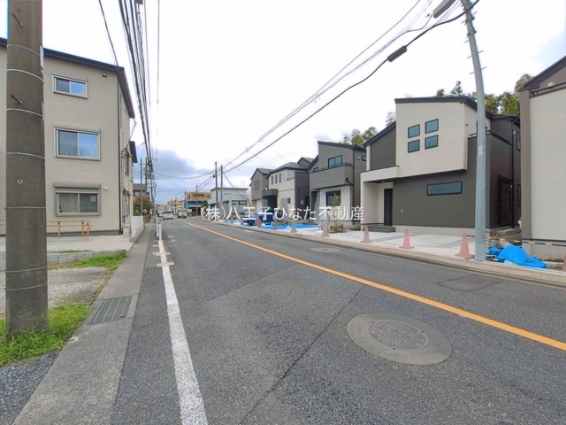 『八王子市新築戸建て』八王子市四谷町736-1【仲介手数料無料】　２期の前面道路含む現地写真|～仲介手数料無料☆八王子ひなた不動産～八王子市四谷町　新築戸建て