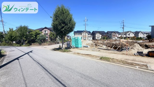 守谷市美園第2　新築戸建　3号棟の前面道路含む現地写真|現地写真です。敷地面積176.88㎡（53.5坪）とゆとりの広さ。日当たりや風通しはぜひ現地でご確認ください。