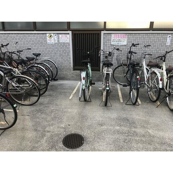 朝日プラザ天王寺東ピエ・タ・テールの駐車場