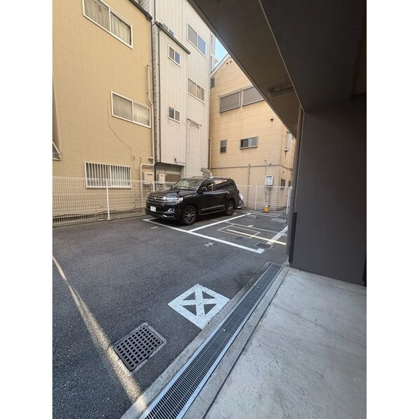 ドゥーエ本庄の駐車場