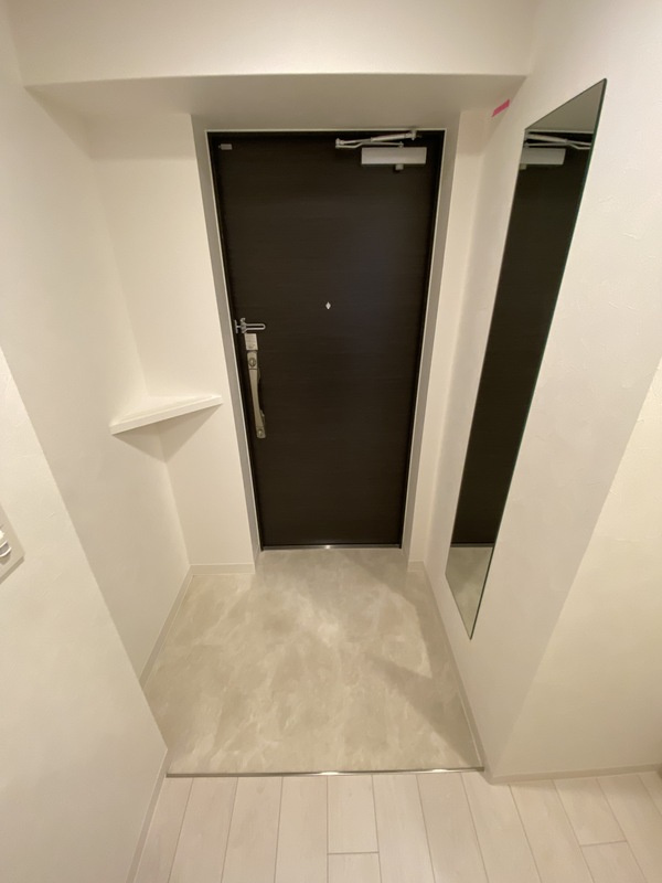 ラ　フォルム鎗屋町の玄関