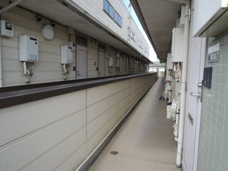 川崎市多摩区菅５丁目のアパートのバルコニー