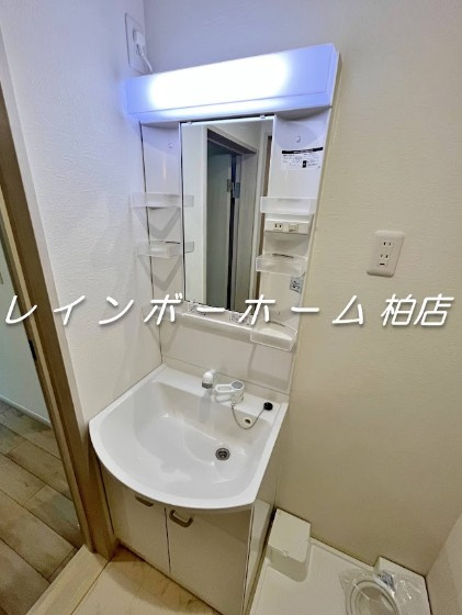 松戸駅徒歩10分！WIC＆ネット無料の充実1LDK♪の洗面所|同施工。参考写真。