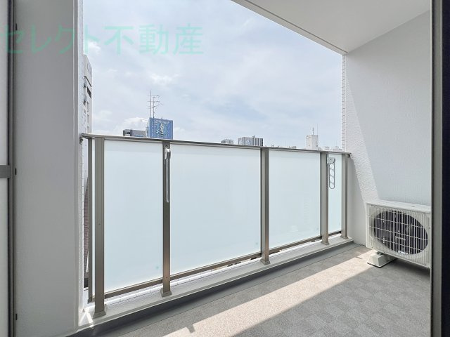 クレストタワー栄のバルコニー