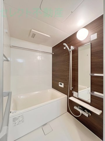 クレストタワー栄の浴室