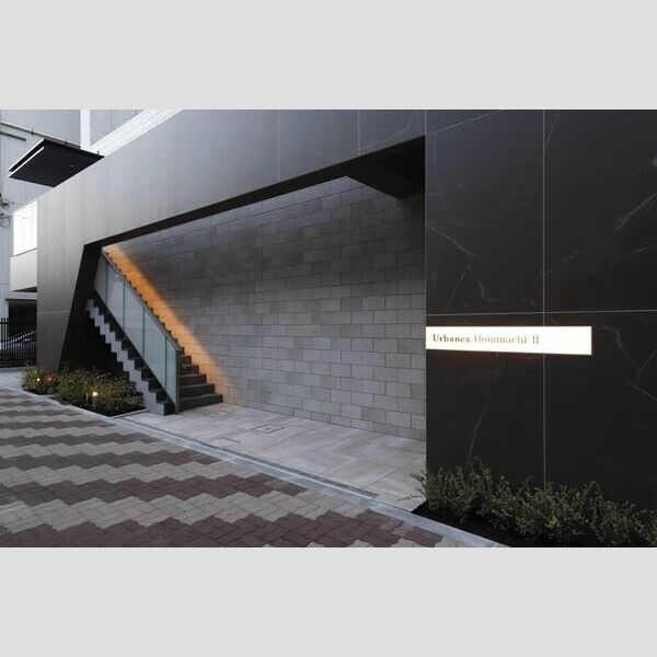 アーバネックス本町Ⅱのエントランス