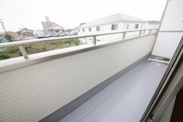リーブルファイン新舞子　1号棟のバルコニー