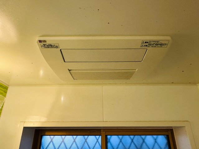 木津川市梅美台2丁目　　中古戸建の浴室|浴室暖房乾燥機。