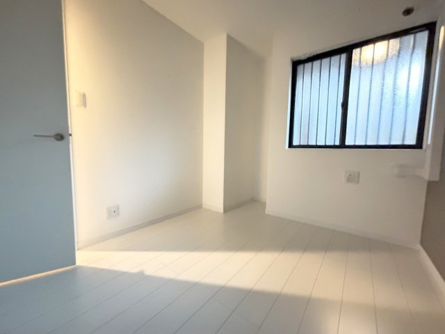 GRAND STEADY西中島の洋室
