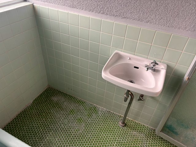 市川アパートの洗面所