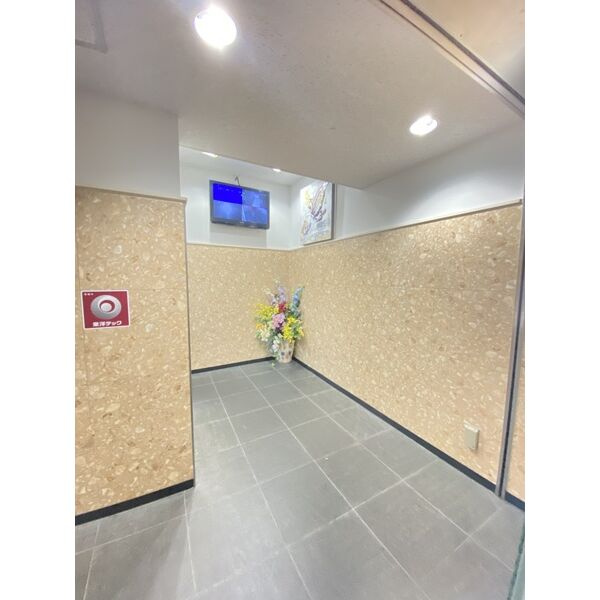 ディオレクレスト東心斎橋のロビー