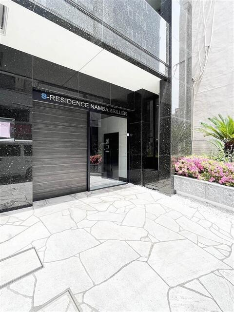 S-RESIDENCE難波Brillerのエントランス