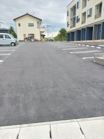 グラン・ソレイユの駐車場