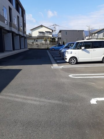 グローバル・レジデンスの駐車場