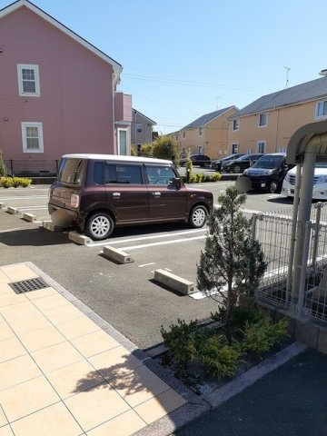 カーサ・エルシア　Ⅱの駐車場