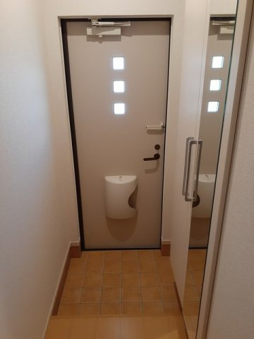 カーサ・エルシア　Ⅱの玄関