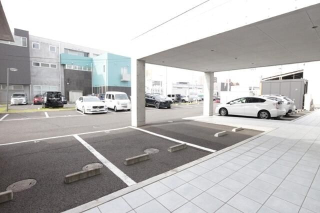 ＡＵＲＡ六丁の目の駐車場