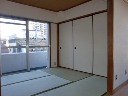 大塚ビルの和室