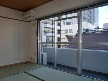 大塚ビルの和室