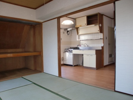大塚ビルの和室