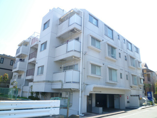 写真は302号室の物です。インターホンは無くチャイムです。