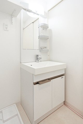 サヴォイラルカンジュ　10階の洗面所|別号室のものになります。現状優先。