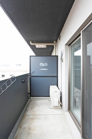 サヴォイラルカンジュ　10階のバルコニー|別号室のものになります。現状優先。