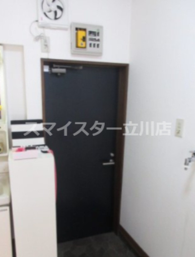 アスティオンの玄関