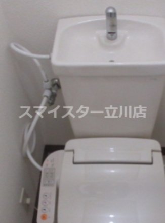 昭島市昭和町１丁目のアパートのトイレ