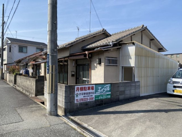 神子岡前2丁目山名貸家の外観
