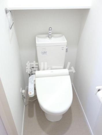 板橋区赤塚７丁目の賃貸マンションのトイレ|別号室参考写真