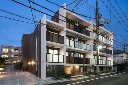 【外観】 | ＲＥＬＵＸＩＡ中野江古田 | 鉄筋コンクリート造のがっちりとした建物。