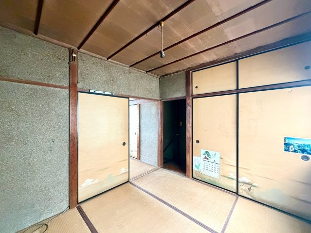 平野区喜連1丁目の和室|収納をしっかり確保した和室。押入れに加えて天袋もあり、普段あまり使わない物や季節用品の収納にも便利で