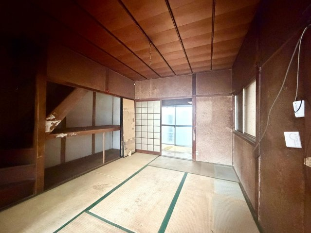 平野区喜連1丁目の和室|落ち着いた雰囲気の和室空間。畳のお部屋ならではのやわらかさがあり、居室・寝室・くつろぎスペースなど多