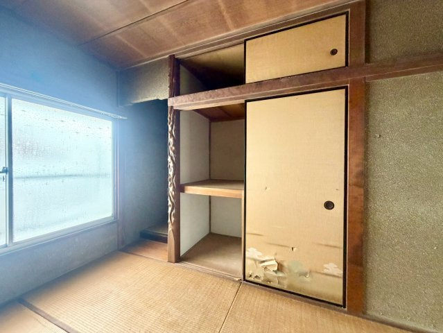 平野区喜連1丁目の収納|収納スペースを備えた和室。押入れは寝具や季節物などをまとめて収納でき、お部屋をすっきりと使えます♪